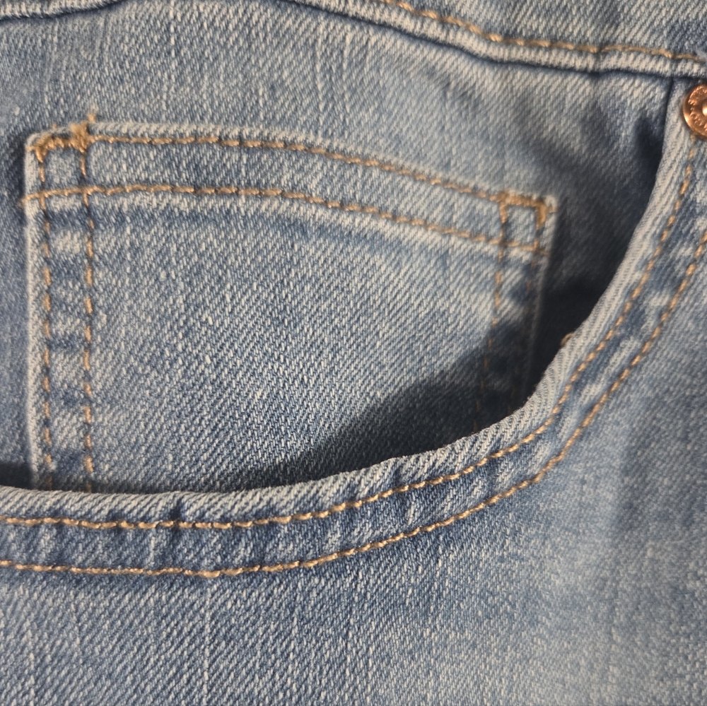 Style & Co. Women's Girlfriend Jeans - Light Wash - Picture 5 of 11